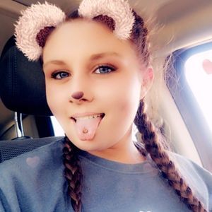 Meet your Posher, Ashleigh